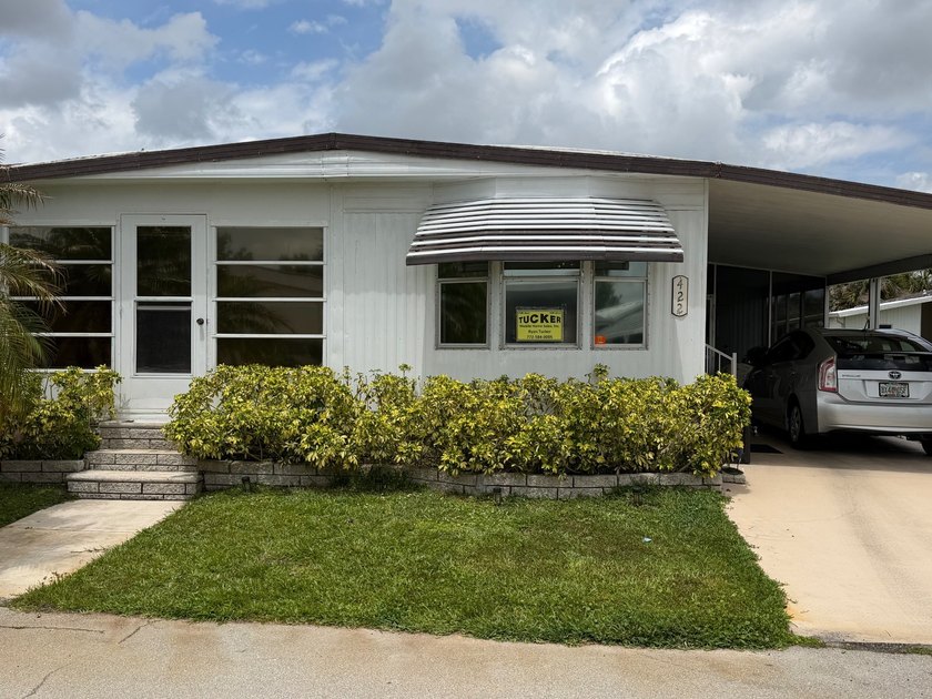 2/2 partially furnished home on quiet street. Glassed in porch - Beach Home for sale in Vero Beach, Florida on Beachhouse.com