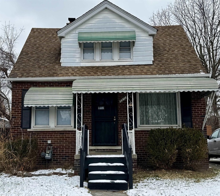 Welcome to this solid brick Detroit home offering 2 bedrooms, 1 - Beach Home for sale in Detroit, Michigan on Beachhouse.com