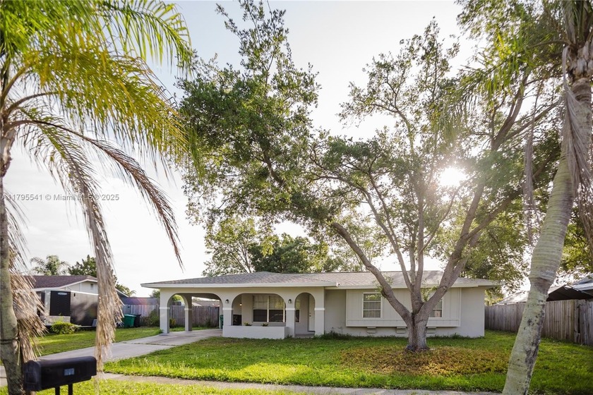 Welcome to this beautiful single family home in Pt Saint Lucie! - Beach Home for sale in Port Saint Lucie, Florida on Beachhouse.com