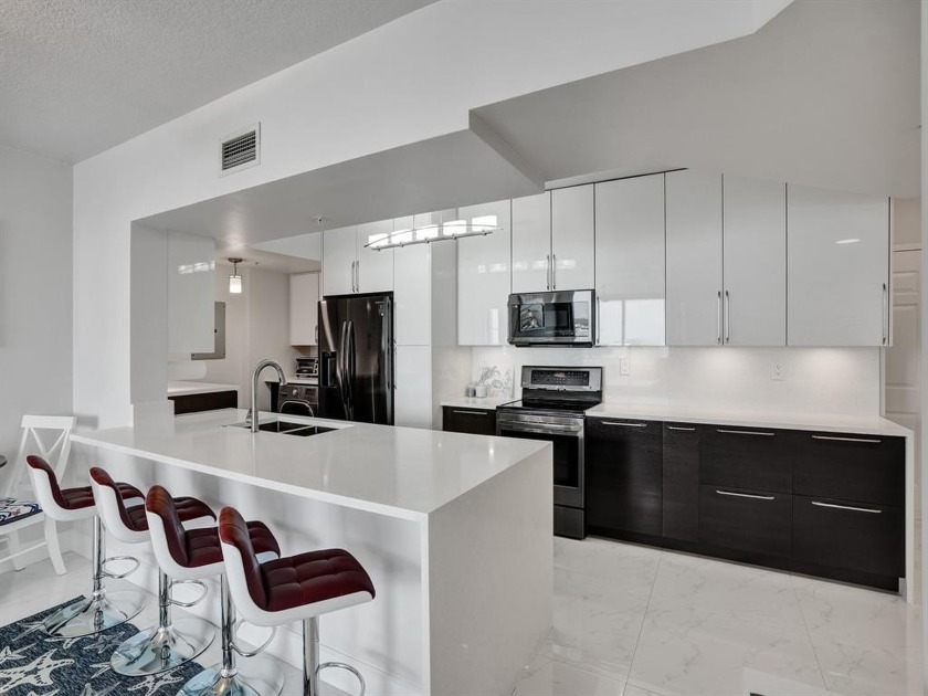 WOW!! DIRECT INTRACOASTAL, Absolutely GORGEOUS and BEAUTIFULLY - Beach Condo for sale in Fort Lauderdale, Florida on Beachhouse.com