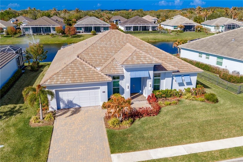 Built in 2022, this beautiful lakefront pool home offers modern - Beach Home for sale in Vero Beach, Florida on Beachhouse.com