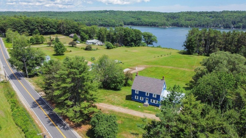 BEAUTIFULLY RENOVATED Circa 1820s WESTPORT ISLAND FARMHOUSE

 - Beach Home for sale in Westport Island, Maine on Beachhouse.com