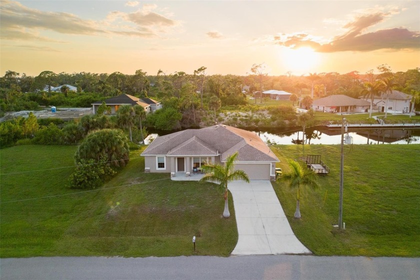 HUGE OPPORTUNITY! SELLER OFFERING TO HELP BUYER BUY DOWN - Beach Home for sale in Port Charlotte, Florida on Beachhouse.com
