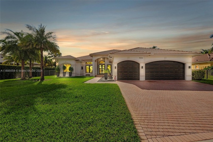 Welcome to the beautiful updated 5-bedroom, 4-bathroom home on - Beach Home for sale in Davie, Florida on Beachhouse.com