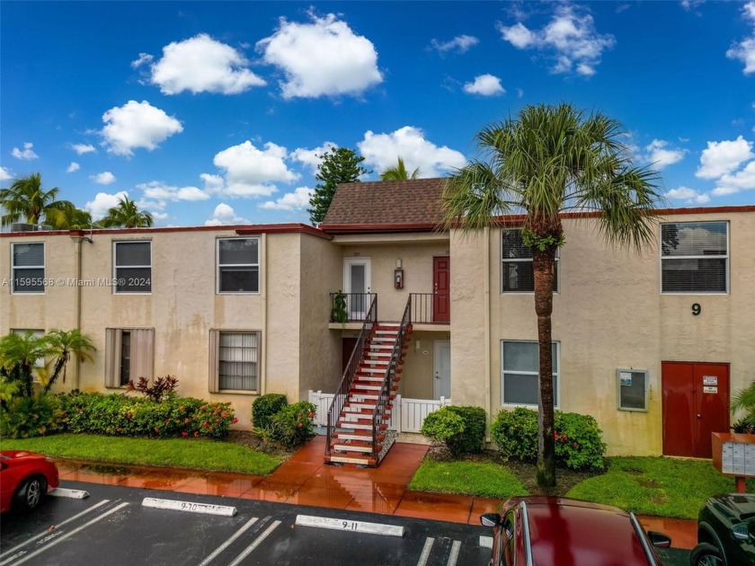 Great 2nd floor condo to make your own. open floor plan- 2 - Beach Townhome/Townhouse for sale in Delray Beach, Florida on Beachhouse.com