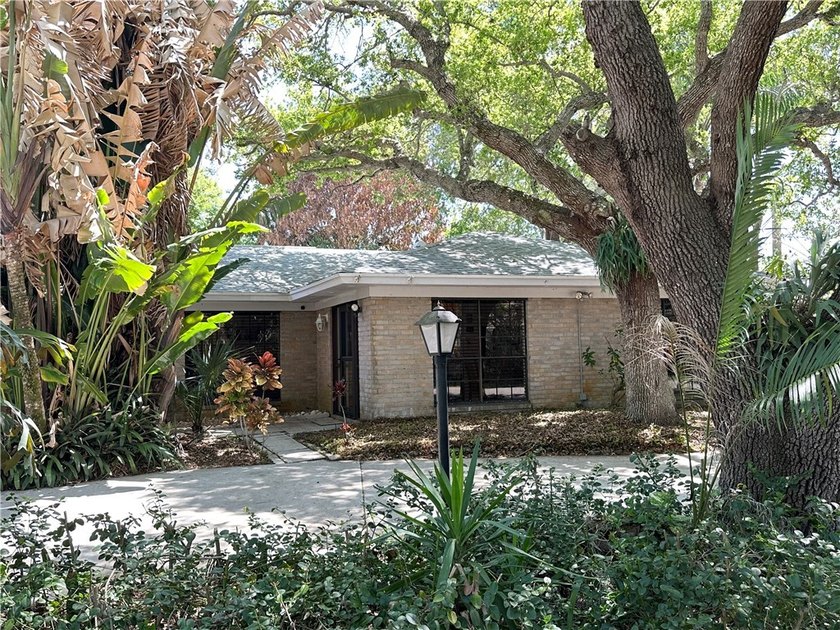 Tucked in the back of the Vero Shores, This Old Florida Charmer - Beach Home for sale in Vero Beach, Florida on Beachhouse.com