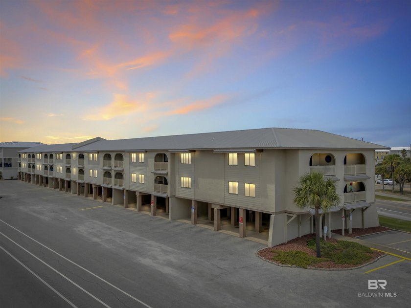 Spacious and recently updated 2 bedroom, 2 bathroom condo - Beach Condo for sale in Gulf Shores, Alabama on Beachhouse.com