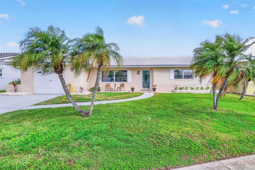 Welcome to your Bright and Airy Coastal Turn Key furnished home - Beach Home for sale in Seminole, Florida on Beachhouse.com