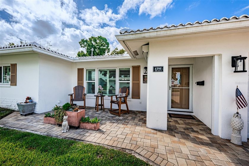 Under contract-accepting backup offers. Welcome to effortless - Beach Home for sale in Pinellas Park, Florida on Beachhouse.com