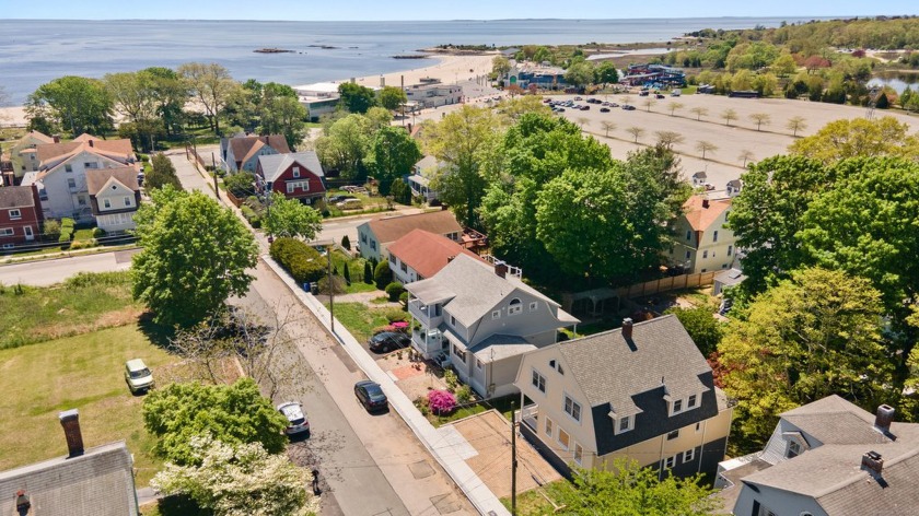 Do you love the beach, older homes with character and charm but - Beach Home for sale in New London, Connecticut on Beachhouse.com