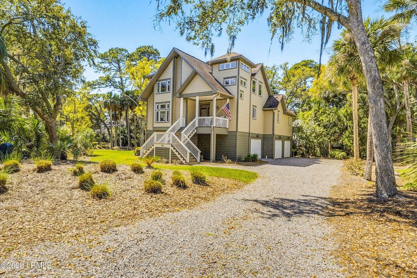 Beautiful custom built home on a quiet cul-de-sac with 4 - Beach Home for sale in Fripp Island, South Carolina on Beachhouse.com