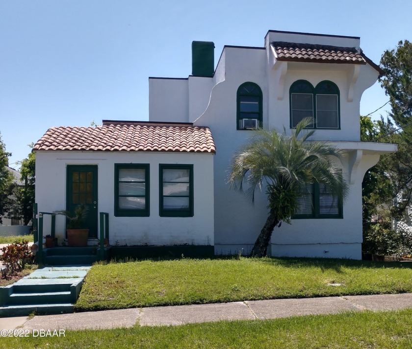 INVESTOR ALERT! You'll love this location.  Revive this one of a - Beach Home for sale in Daytona Beach, Florida on Beachhouse.com