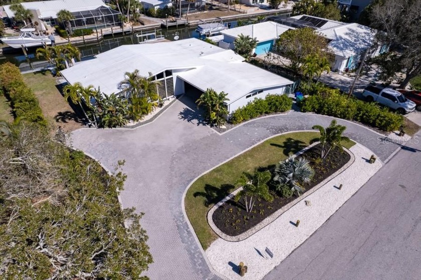 One or more photo(s) has been virtually staged. Exquisite - Beach Home for sale in Longboat Key, Florida on Beachhouse.com