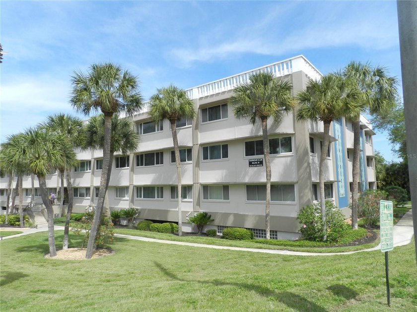 Affordable living in this resort style condominium at Harbour - Beach Condo for sale in Belleair Beach, Florida on Beachhouse.com