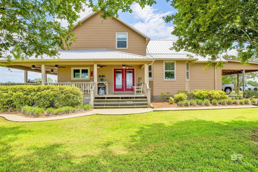 160 acres. Unzoned. Positioned in the path of Baldwin County - Beach Home for sale in Elberta, Alabama on Beachhouse.com