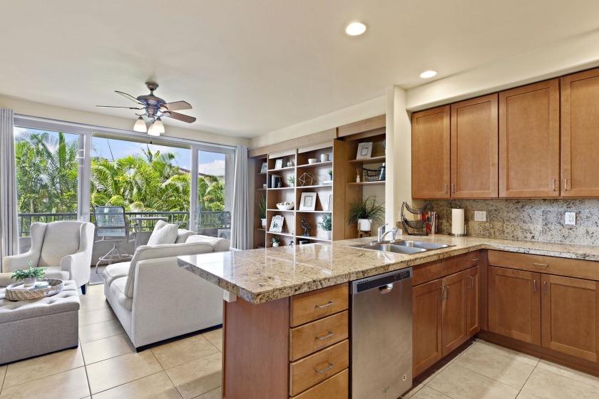 Move-in ready, minutes to Charley Youngs beach, newer building - Beach Condo for sale in Kihei, Hawaii on Beachhouse.com
