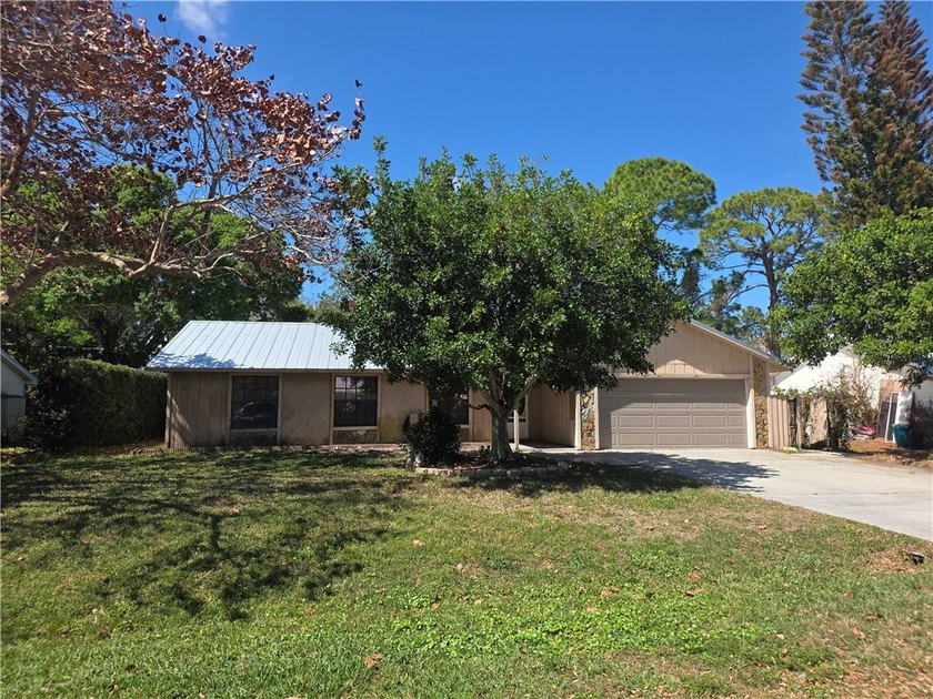 *HIGHEST AND BEST* (Multiple offers) CASH & CONV OFFERS ONLY - Beach Home for sale in Vero Beach, Florida on Beachhouse.com