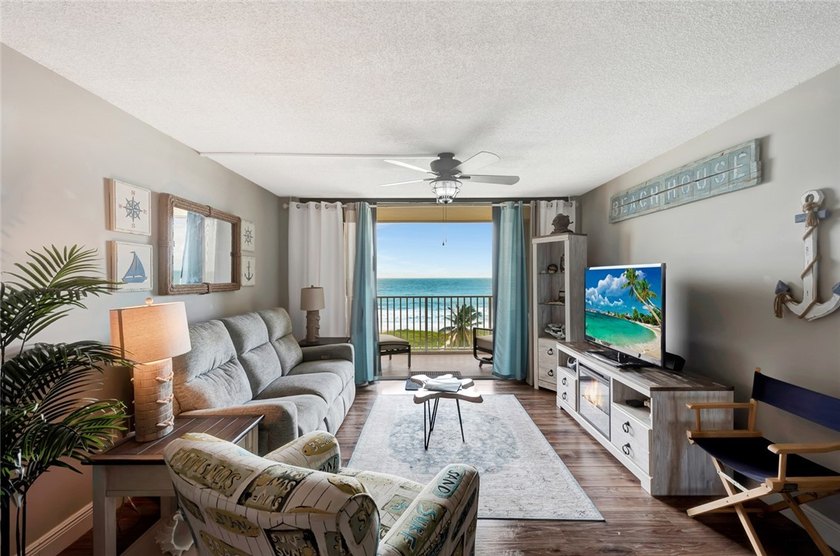 Stunning Oceanfront condo! Wake up to amazing sunrises and - Beach Condo for sale in Hutchinson Island, Florida on Beachhouse.com