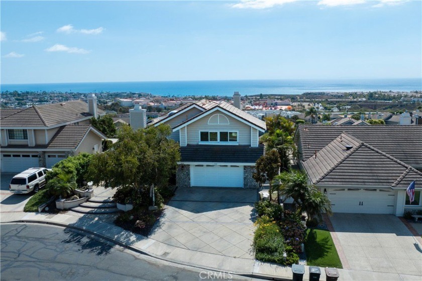 Welcome to 2105 Via Gavilan!  An expansive two-story OCEAN VIEW - Beach Home for sale in San Clemente, California on Beachhouse.com