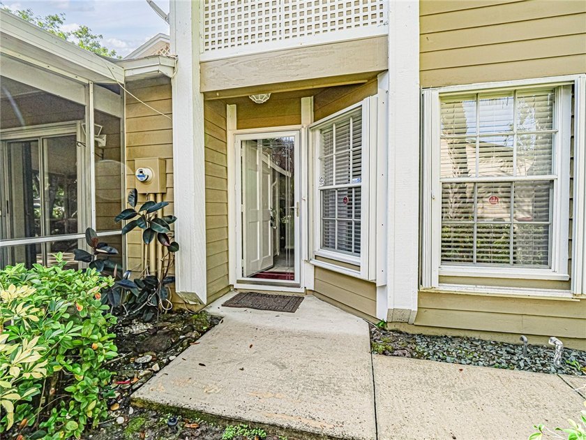 Charming 2BR/2BA villa with a BONUS ROOM that can serve as a - Beach Townhome/Townhouse for sale in Vero Beach, Florida on Beachhouse.com