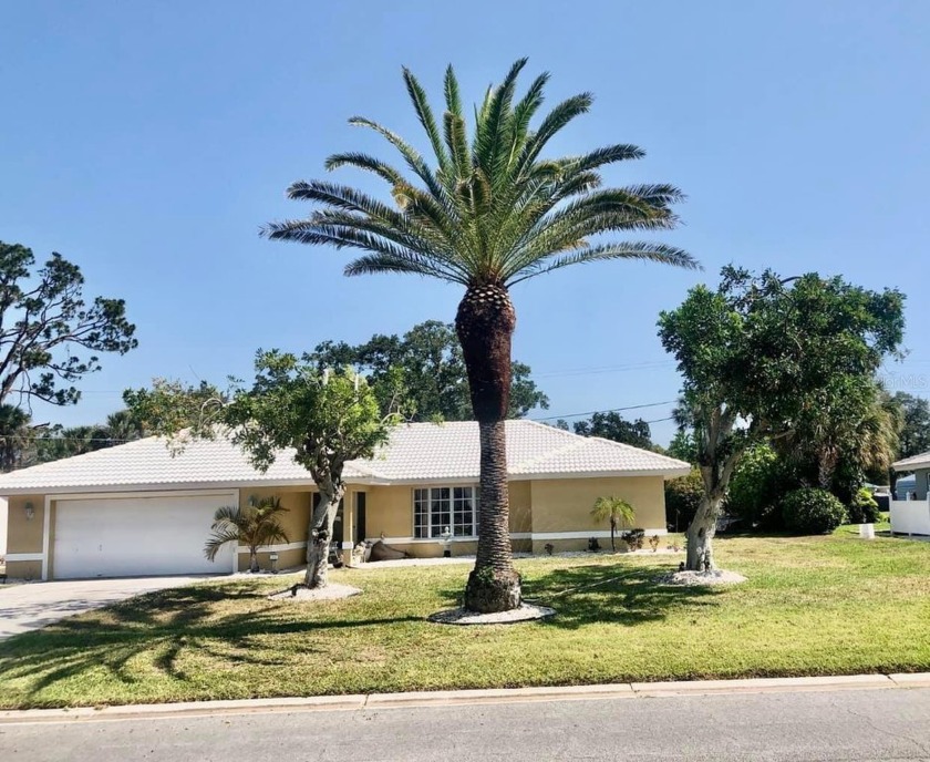 1 Mile from the Beach ------> HOA FEE ONLY $12.50/MONTH or - Beach Home for sale in Nokomis, Florida on Beachhouse.com