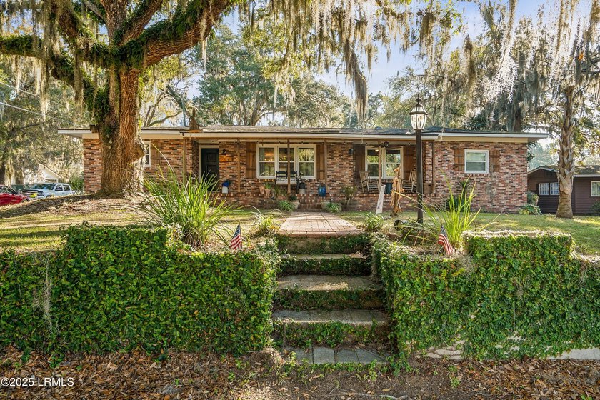 One of the most distinctive home sites in the highly - Beach Home for sale in Beaufort, South Carolina on Beachhouse.com