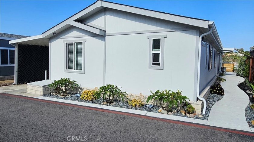 Modern Coastal Living | Green Valley Mobile Estates (55+) - - Beach Home for sale in Encinitas, California on Beachhouse.com