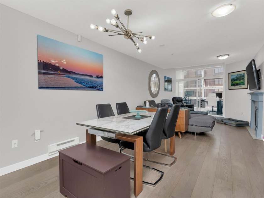 Top Floor Living in the Heart of Kitsilano!  Welcome to this - Beach Condo for sale in Vancouver,  on Beachhouse.com