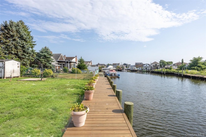Amazing Opportunity to enjoy Waterfront Living! Water Views in - Beach Home for sale in Wantagh, New York on Beachhouse.com