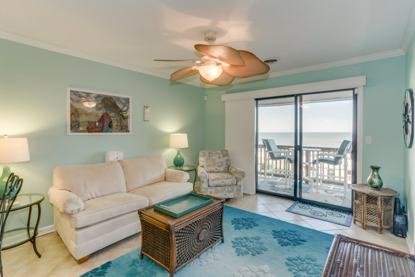 Spacious condo, across the street from the beach + FREE DAILY - Beach Vacation Rentals in North Myrtle Beach, South Carolina on Beachhouse.com
