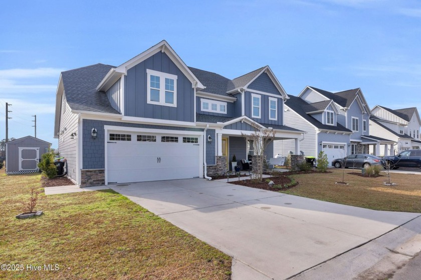 From the moment you pull into the quiet cul-de-sac, you'll feel - Beach Home for sale in Hampstead, North Carolina on Beachhouse.com