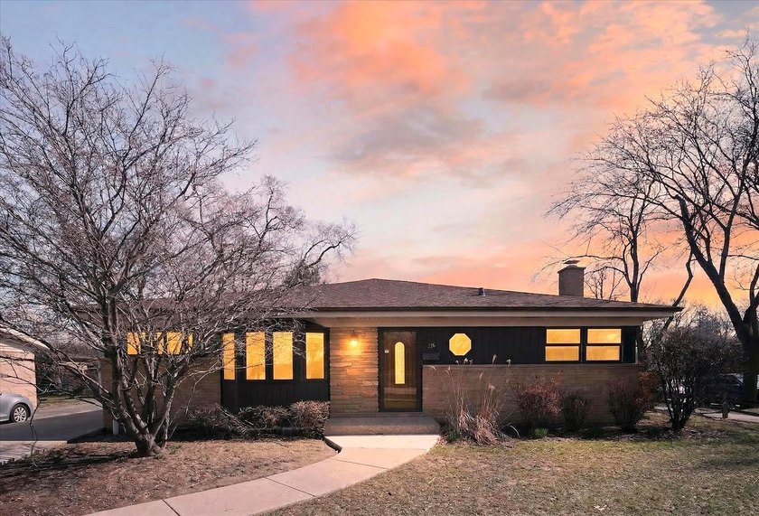 Beautifully-updated home with extensive improvements throughout! - Beach Home for sale in Wilmette, Illinois on Beachhouse.com