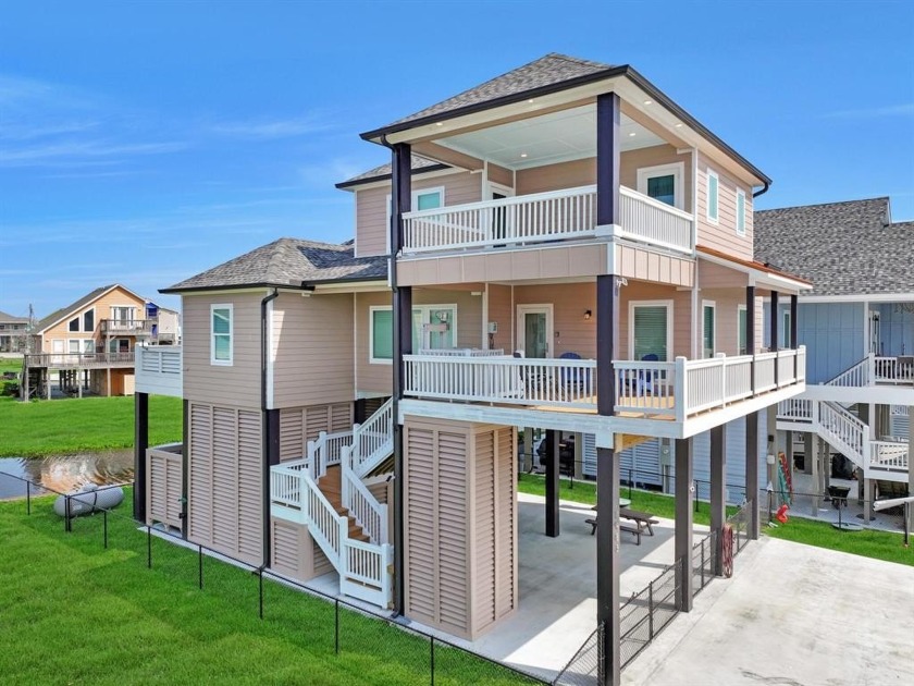 Beautiful 4-Bedroom Beach House - Prime Location  Turnkey - Beach Home for sale in Port Bolivar, Texas on Beachhouse.com