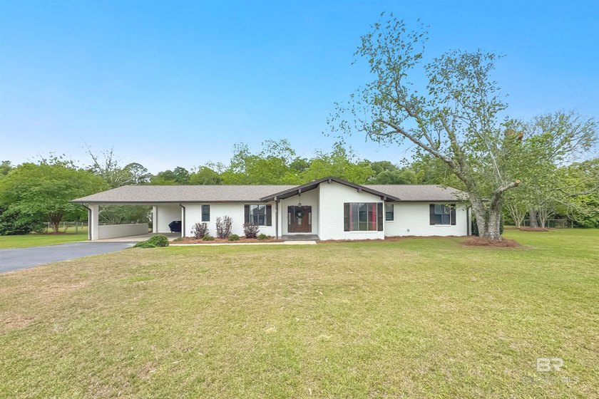 Incredibly RARE OPPORTUNITY to own apx 2 acres with a main house - Beach Home for sale in Foley, Alabama on Beachhouse.com