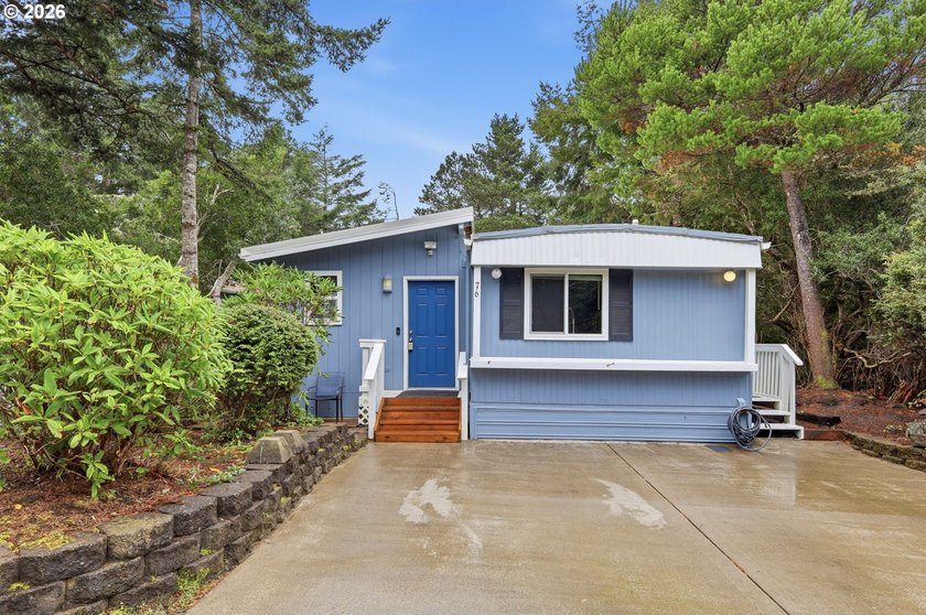 You wont want to miss out on this one! Located in the highly - Beach Home for sale in Florence, Oregon on Beachhouse.com