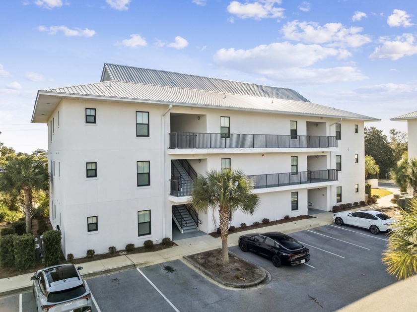 Welcome to the condominiums at Hidden Lake, ideally located in - Beach Condo for sale in Santa Rosa Beach, Florida on Beachhouse.com