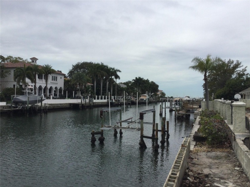 This waterfront lot with 100 ft of frontage on a deepwater canal - Beach Lot for sale in Tampa, Florida on Beachhouse.com