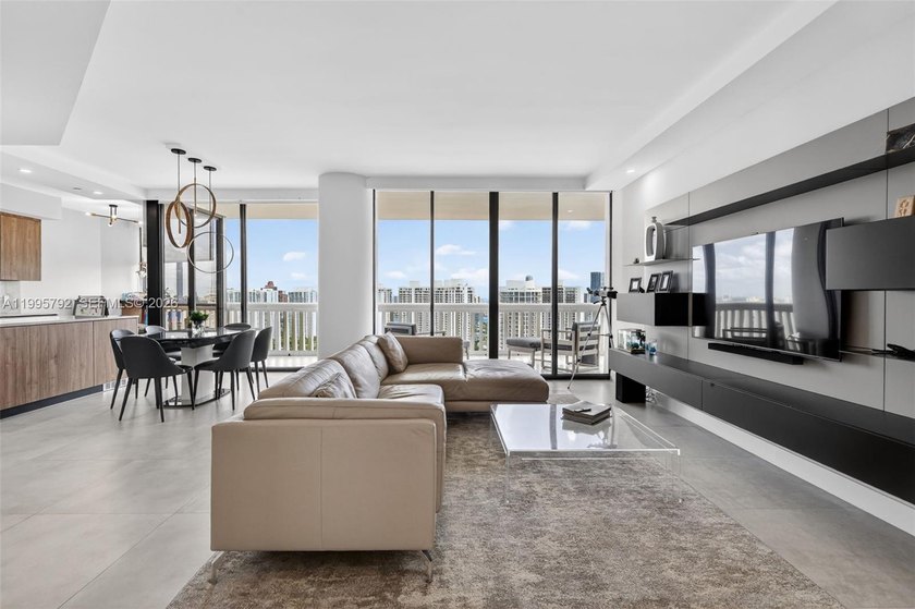 SPECTACULAR VIEWS FROM THIS FULLY RENOVATED TOWER SUITE UNIT - Beach Condo for sale in Aventura, Florida on Beachhouse.com