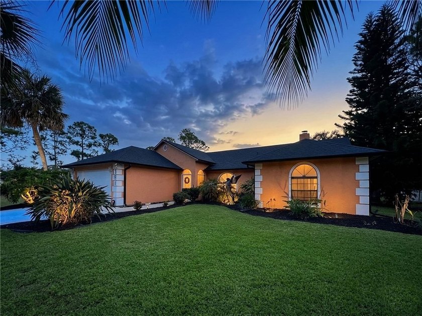 Make this 3BR/2BA/2-car garage home your dream property! - Beach Home for sale in Sebastian, Florida on Beachhouse.com