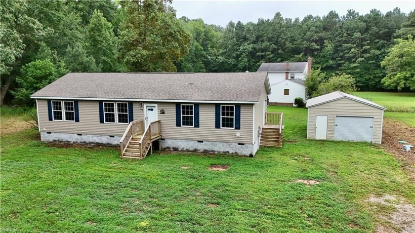 New Listing - Modern Comfort Near the Coast! Mathews, VA | 3 Bed - Beach Home for sale in Cobbs Creek, Virginia on Beachhouse.com