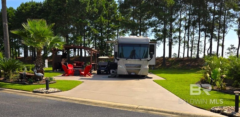 Luxury Class A (15 yrs or newer and length of 32' or greater)and - Beach Lot for sale in Foley, Alabama on Beachhouse.com