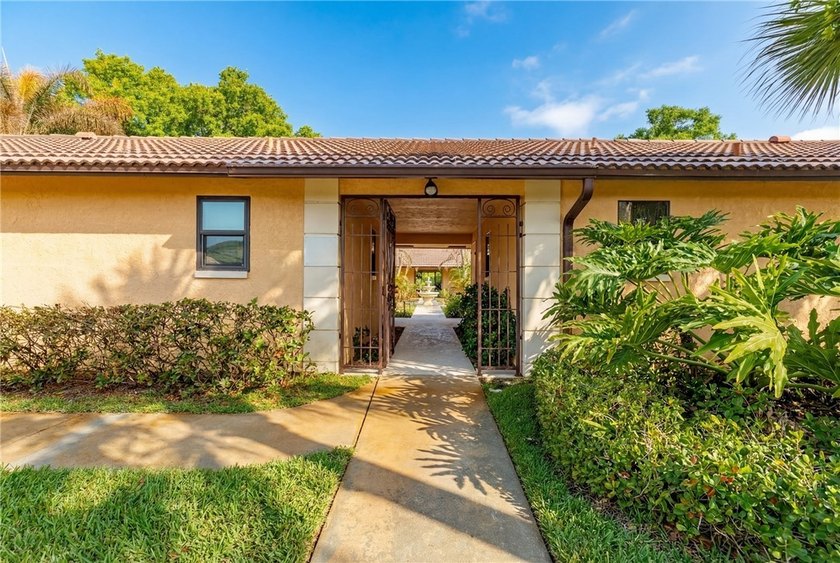 Quaint 55+ gated courtyard villa community in a peaceful - Beach Condo for sale in Vero Beach, Florida on Beachhouse.com