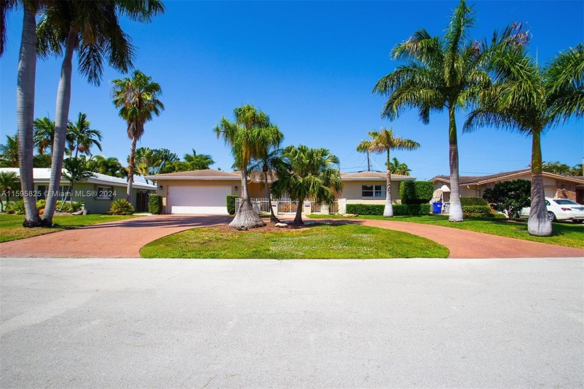 PRICE REDUCED FOR QUICK SALE! Motivated sellers invite potential - Beach Home for sale in Pompano Beach, Florida on Beachhouse.com