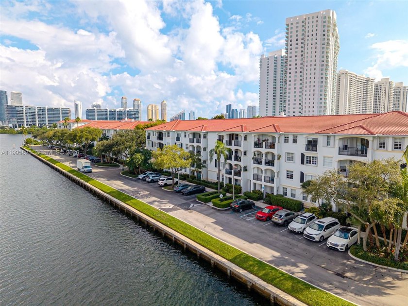 Beautiful 2BD/2BA residence at Village by the Bay with stunning - Beach Condo for sale in Aventura, Florida on Beachhouse.com