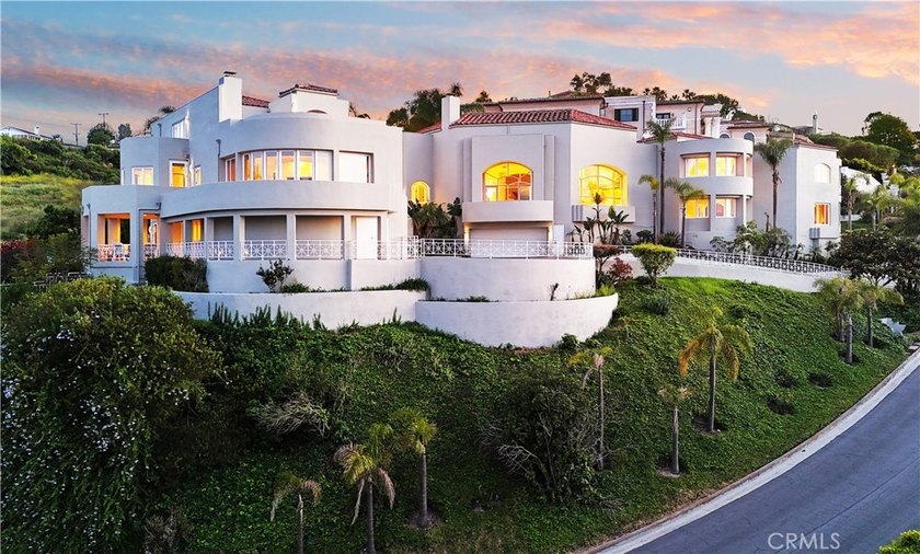Welcome to an exceptional modern masterpiece in Palos Verdes - Beach Home for sale in Palos Verdes Estates, California on Beachhouse.com