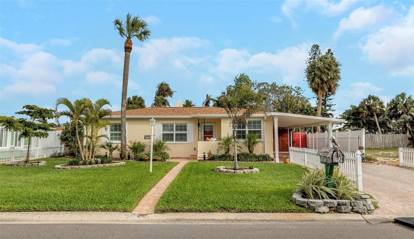 MUST SEE THIS COMPLETELY REMODELED 2 bedroom (could be  3 - Beach Home for sale in ST Pete Beach, Florida on Beachhouse.com