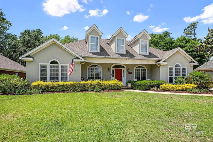 Welcome to this beautifully maintained contemporary home in the - Beach Home for sale in Daphne, Alabama on Beachhouse.com
