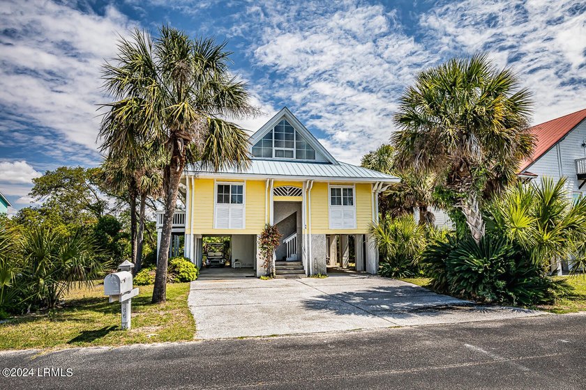 One of the cutest homes on Harbor Island and one of the original - Beach Home for sale in Harbor Island, South Carolina on Beachhouse.com