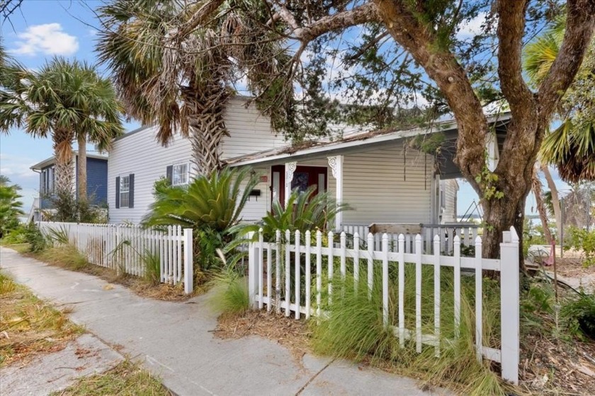 Charming Waterfront Home in Cedar Key - Stunning Sunsets & Prime - Beach Home for sale in Cedar Key, Florida on Beachhouse.com