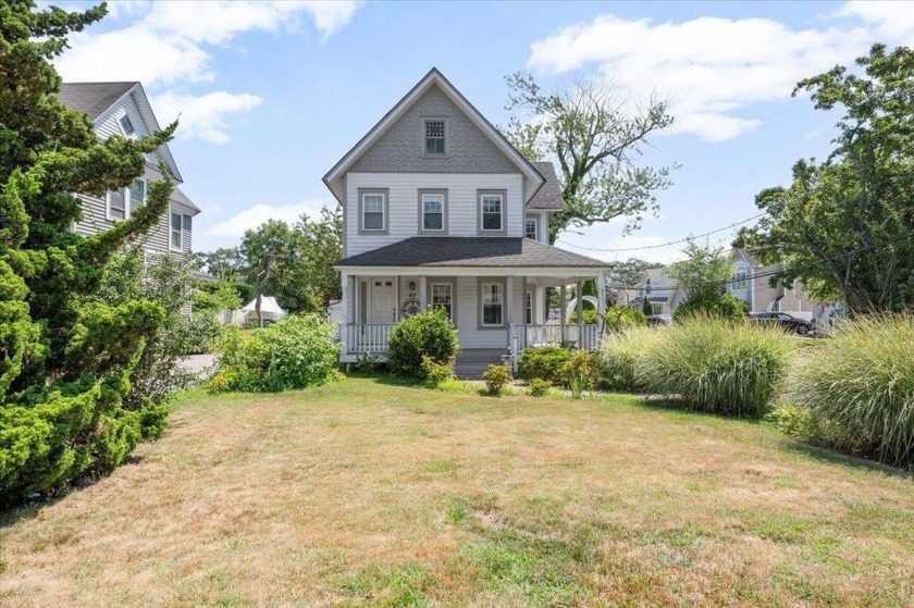 Welcome to 45 County Line Road where pride of ownership and - Beach Home for sale in Amityville, New York on Beachhouse.com